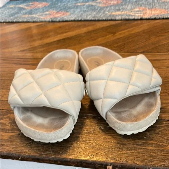 1774 Birkenstock Quilted Slide Sandals in Cream - Picture 5 of 8